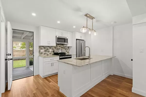 111 Prospect St #A, Newburyport, MA 01950