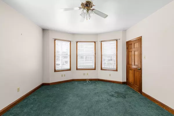 New Bedford, MA 02740,276 Hemlock Street