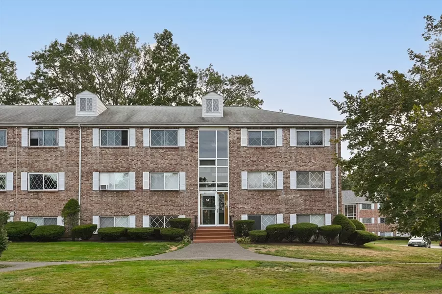 54 Fernview Ave #4, North Andover, MA 01845
