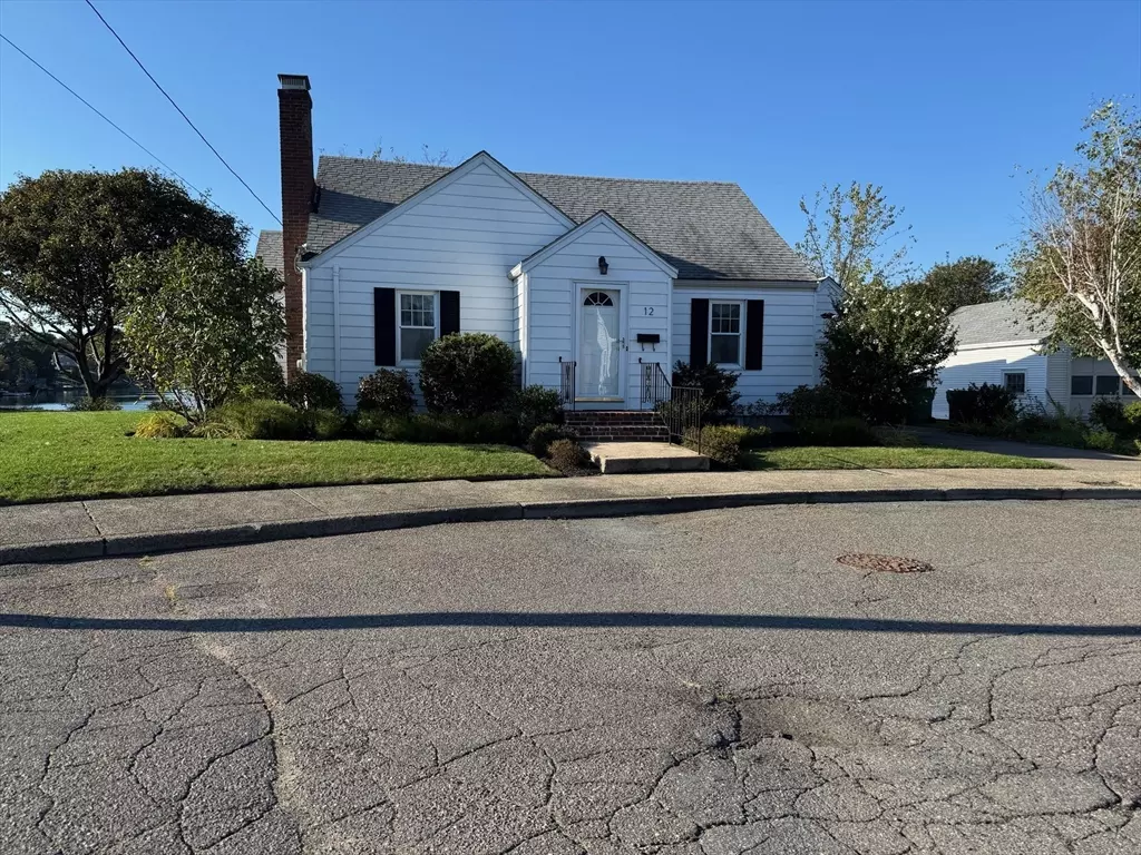 Lynn, MA 01904,12 Pond View Rd