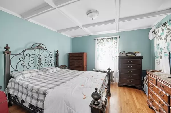Springfield, MA 01108,307 Oakland St
