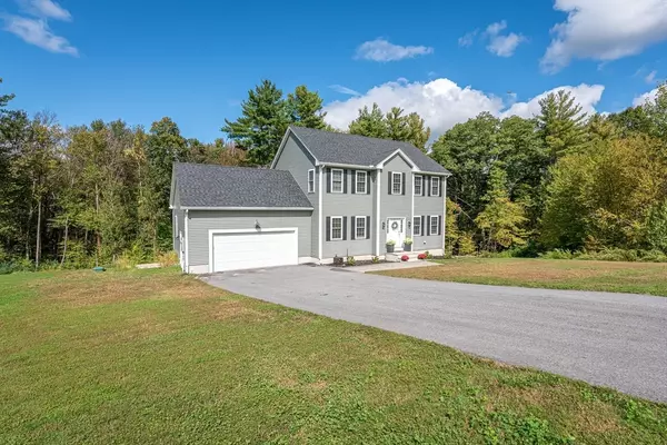 Douglas, MA 01516,14 Whitin Hts