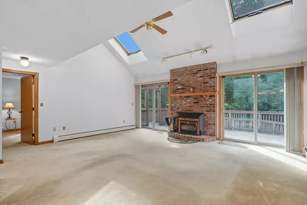 Kingston, NH 03848,16 Jericho Dr