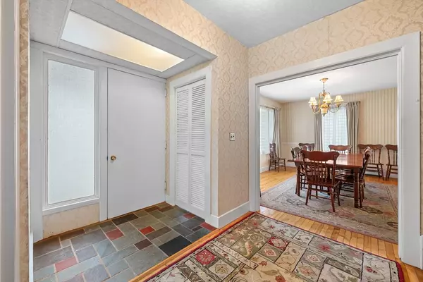 Shrewsbury, MA 01545,31 Oak St