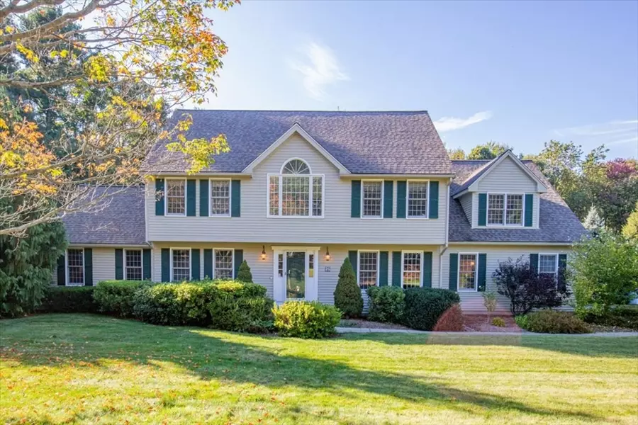 26 Ridge Road, Norfolk, MA 02056