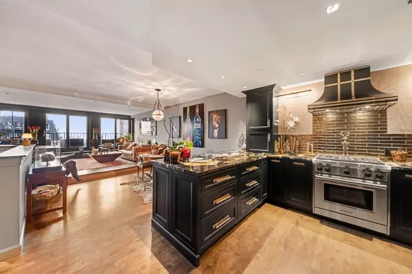 Boston, MA 02109,220 Commercial St #5A