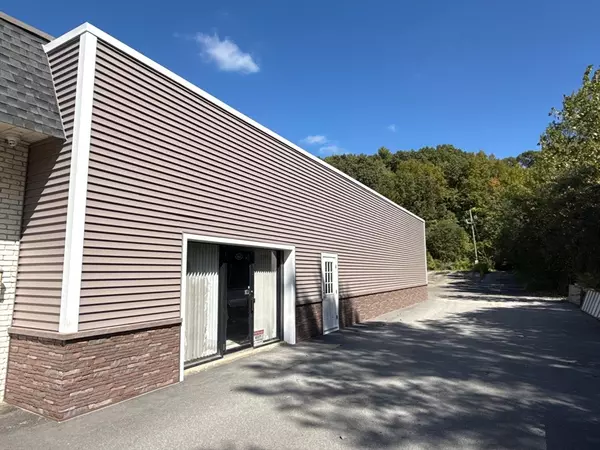 Upton, MA 01568,162 Milford Street