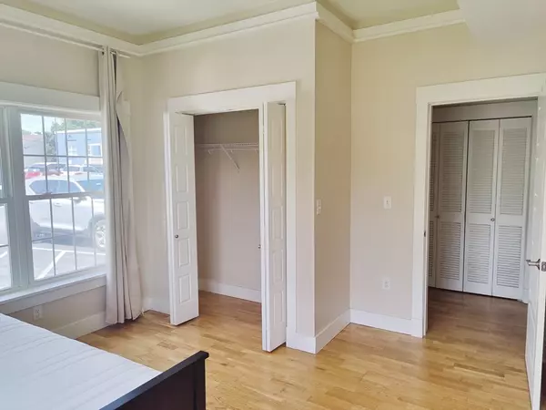 Bedford, MA 01730,54 Loomis #2101