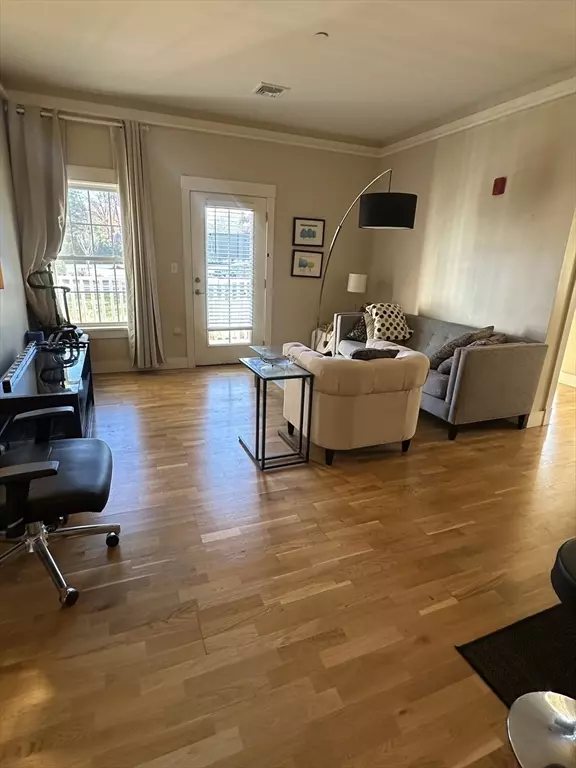 Bedford, MA 01730,54 Loomis #2101