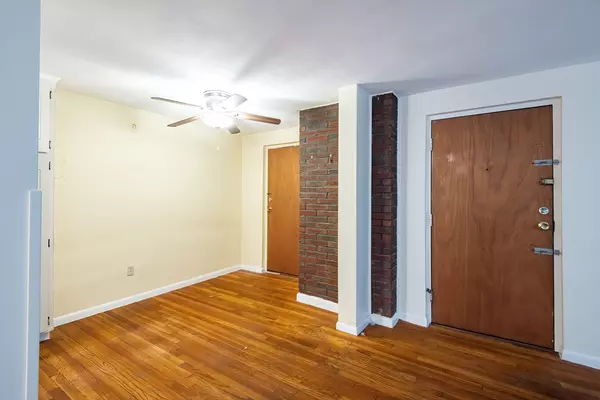 Boston, MA 02132,7 Cass St #6