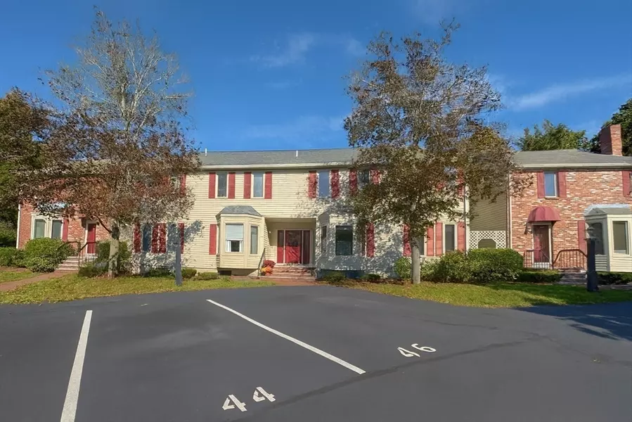 46 Union Sq #46, Randolph, MA 02368