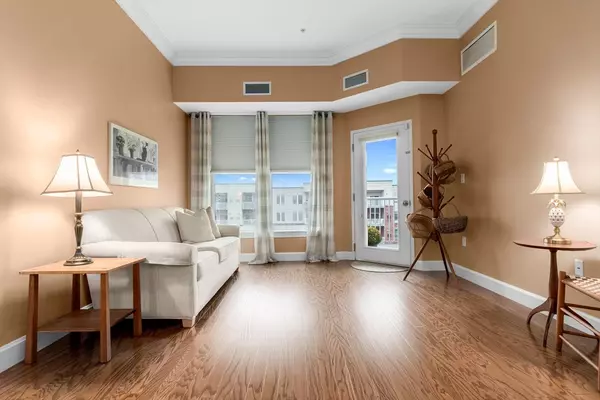 Middleton, MA 01949,36 Village Rd #712