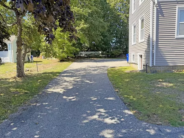 Rockland, MA 02370,83 Summit St