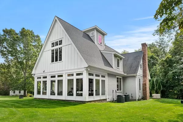 Essex, MA 01929,2 Riverview Hill