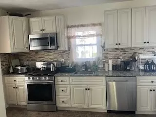 Saugus, MA 01906,7 Foss Ave #A