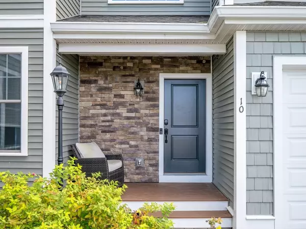 Lakeville, MA 02347,70 Lebaron Blvd #10