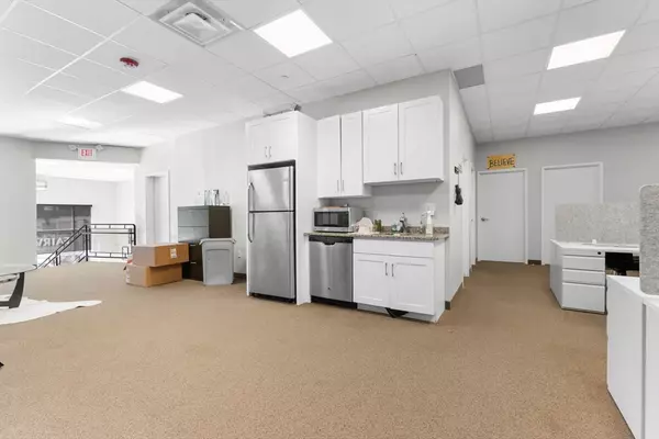 Boston, MA 02127,380 West Broadway #Retail/Offi