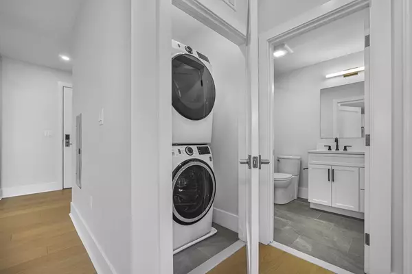 Wakefield, MA 01880,62 Foundry St #413