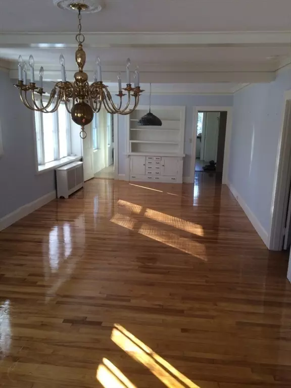Worcester, MA 01602,369 May St #2