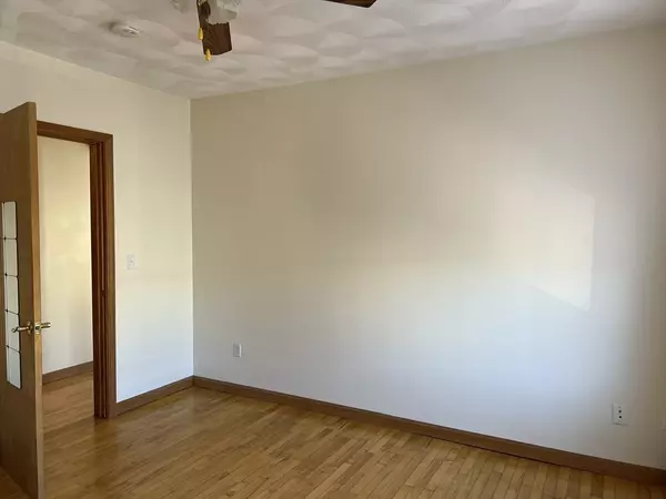 Cambridge, MA 02139,84 Hampshire St #3