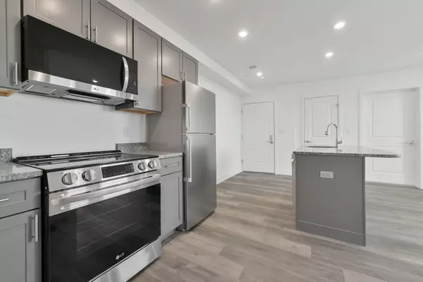 Lynn, MA 01901,585 Essex St #608
