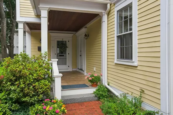 Newburyport, MA 01950,9 Orange