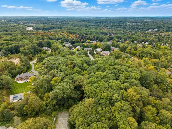 Andover, MA 01810,3 Willoughby Ln