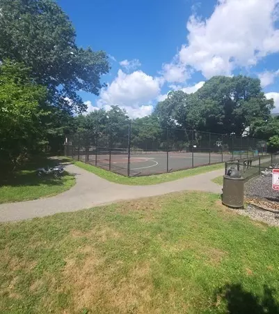 Plymouth, MA 02360,21 Chapel Hill Dr #3