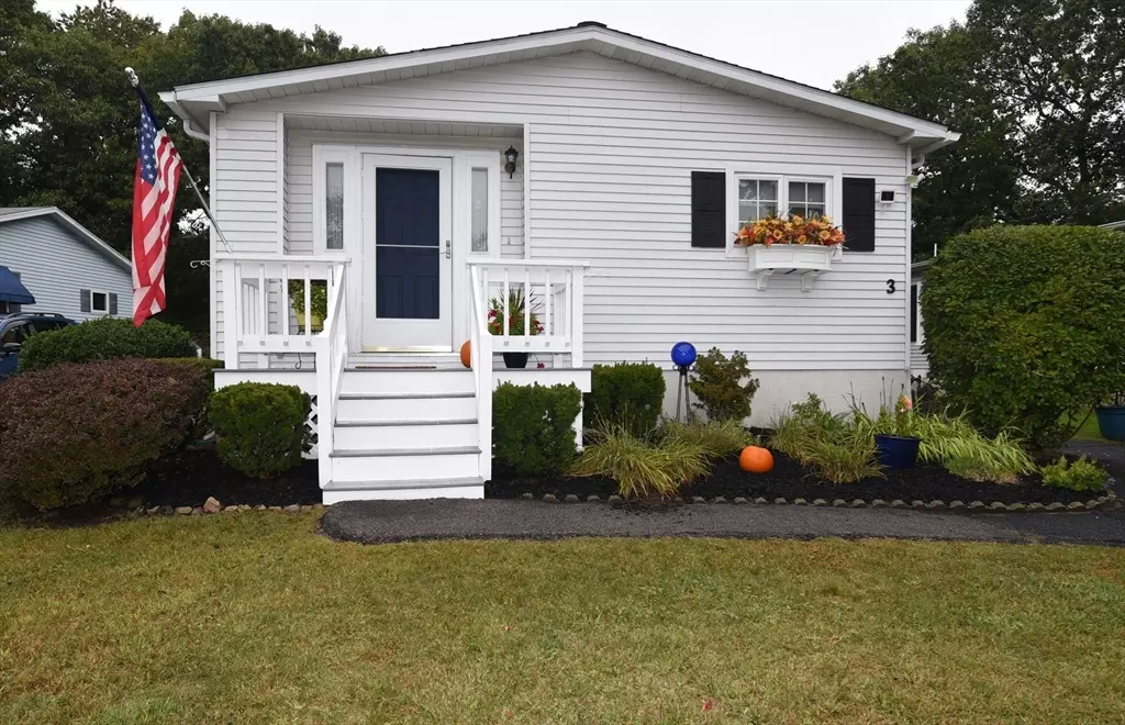 Rockland, MA 02370,3 Hickory Circle