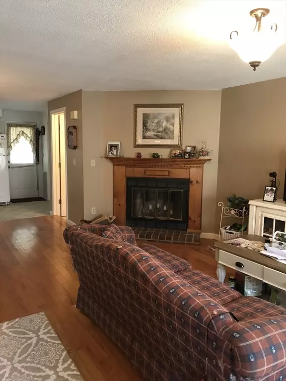 Whitman, MA 02382,728 Auburn St #F6