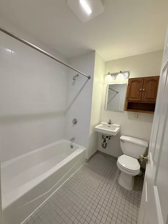 Boston, MA 02115,15 Hemenway St #1