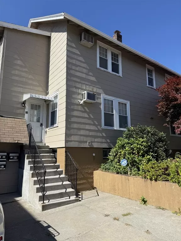 23 Liscomb St #1, Worcester, MA 01604