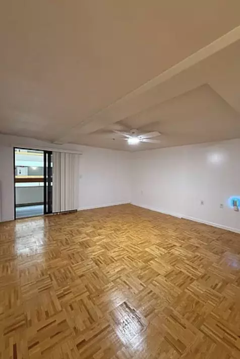 Boston, MA 02109,357 Commercial St #219