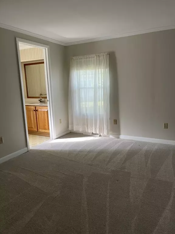 Rockland, MA 02370,5 Juniper Cir