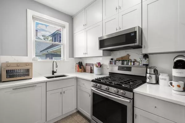 Brookline, MA 02445,118 Franklin St #3