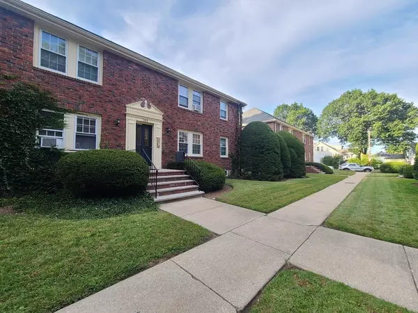 165 Everett St #2, Quincy, MA 02170