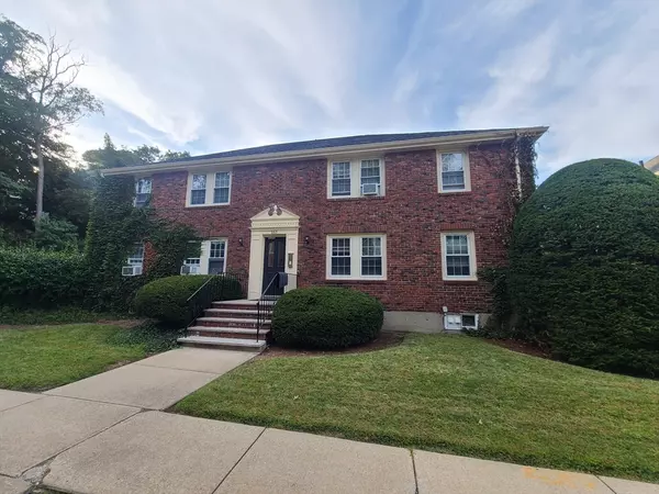 165 Everett St #2, Quincy, MA 02170