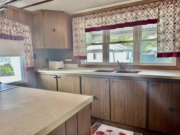 Middleboro, MA 02346,11 David Drive