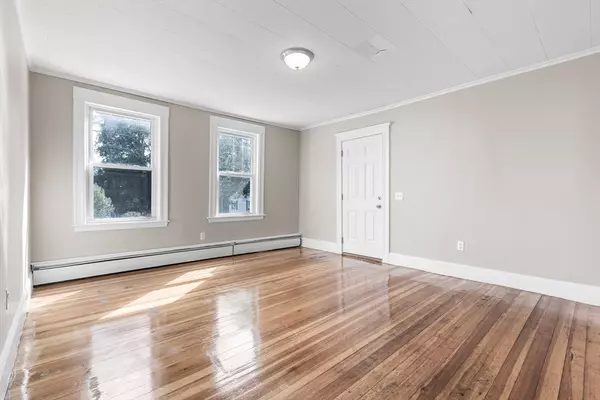 Danvers, MA 01923,7 Appleton Street #2