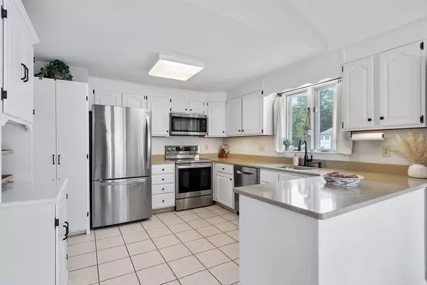 Leominster, MA 01453,109 Weathervane Dr