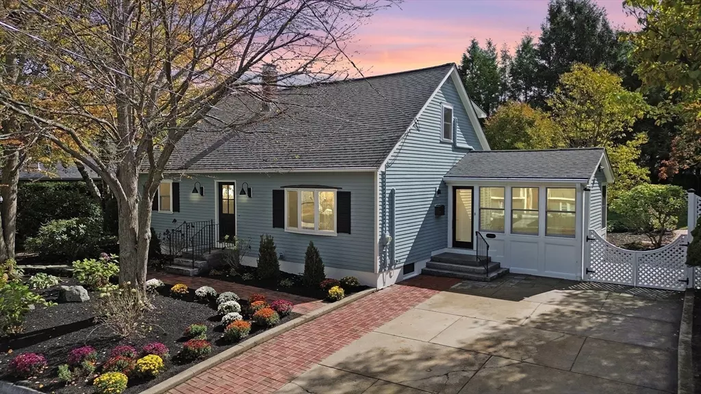 29 Columbus Ave, Newburyport, MA 01950