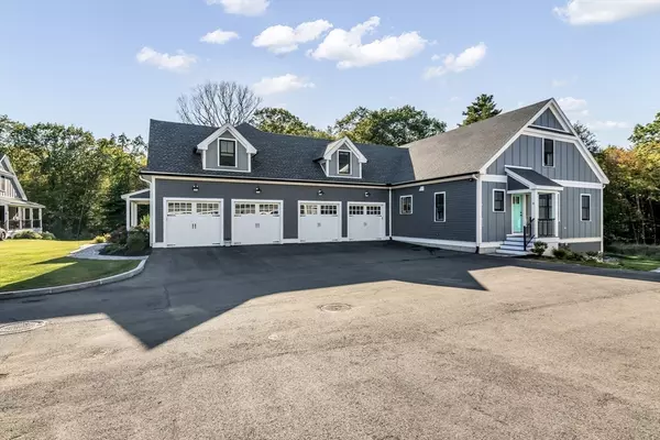 Beverly, MA 01915,8 Hickory Hill Way #8