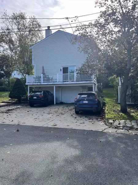 19 Arnold Terrace #19, Marblehead, MA 01945