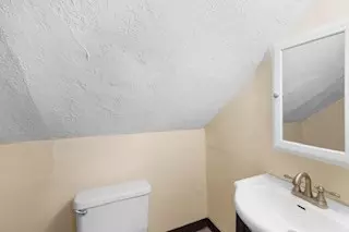 Lowell, MA 01852,114 Appleton St #2