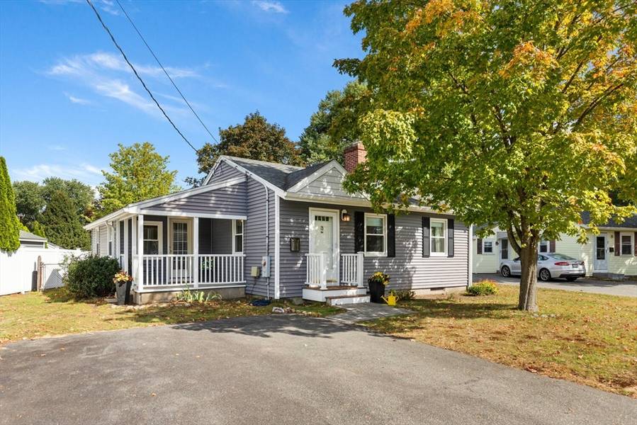 9 Pilgrim Rd, Woburn, MA 01801