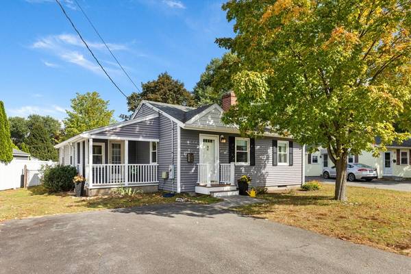 9 Pilgrim Rd, Woburn, MA 01801