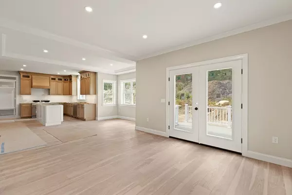 Foxboro, MA 02035,11 Goodwin Dr