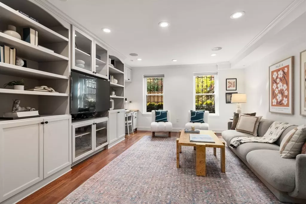 Boston, MA 02116,15 Follen Street #1