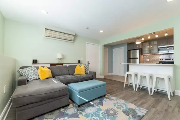 Mansfield, MA 02048,21 East St #1D