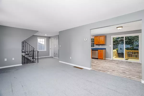 Dracut, MA 01826,16 Joseph Ave